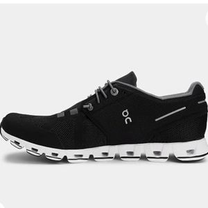 On Cloud 5 On Running Women’s Black and White Sneaker. Used: good condition